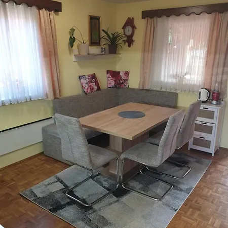 Terme Catez Apartma Nine 卡特兹奥布萨维